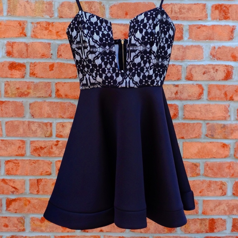 Windsor Formal Floral Lace Black Dress